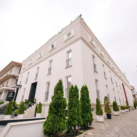 Richmond Hotel Korce Bagian luar foto