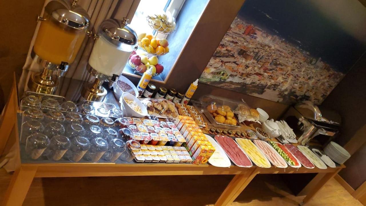 Richmond Hotel Korce Bagian luar foto