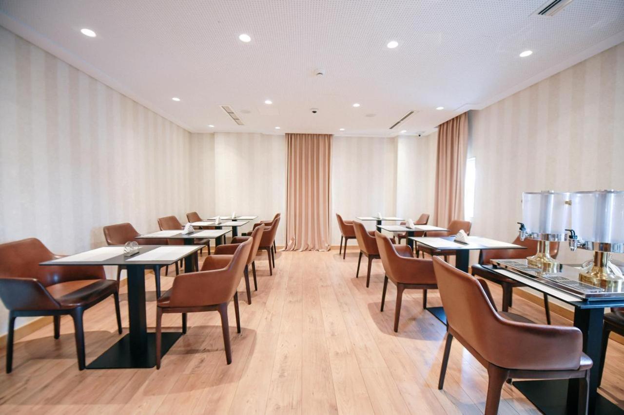 Richmond Hotel Korce Bagian luar foto