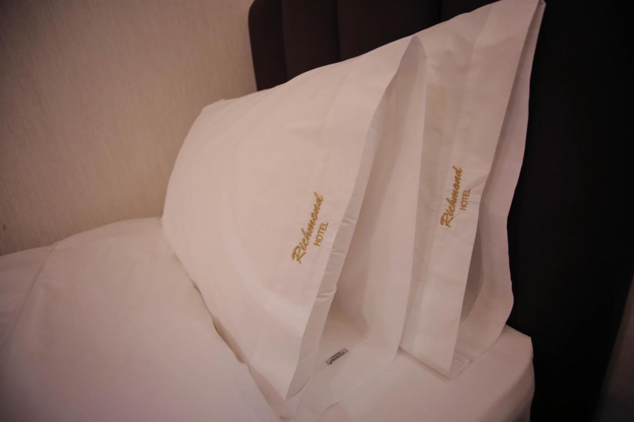 Richmond Hotel Korce Bagian luar foto