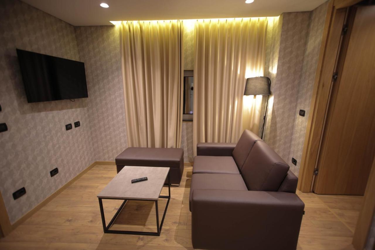 Richmond Hotel Korce Bagian luar foto