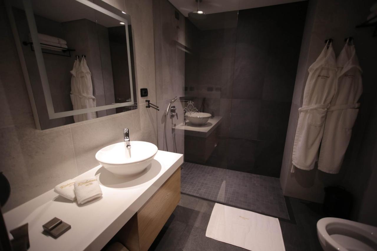 Richmond Hotel Korce Bagian luar foto