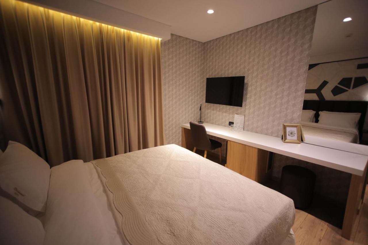 Richmond Hotel Korce Bagian luar foto