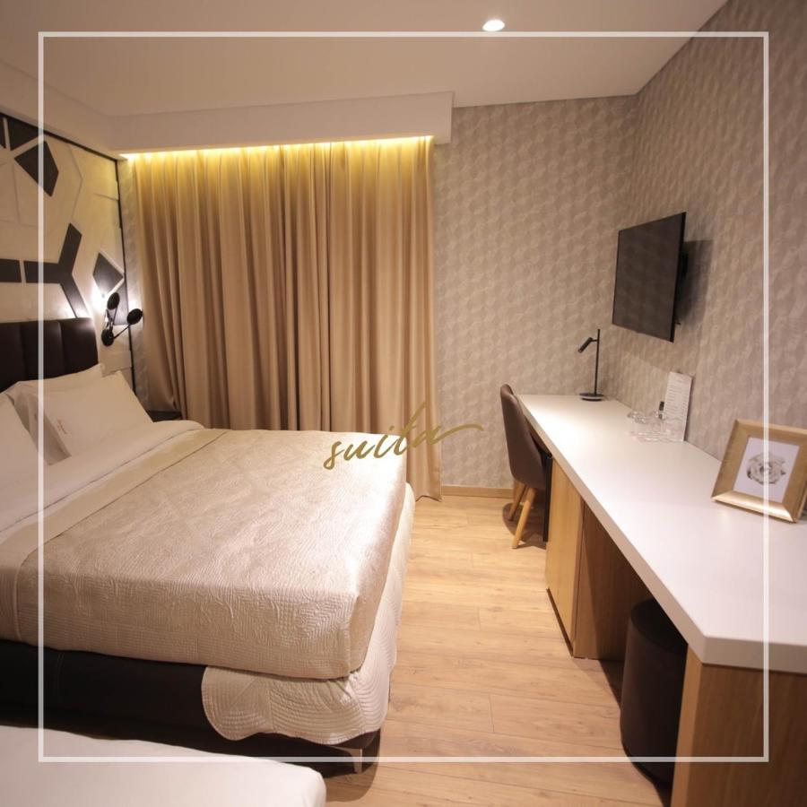 Richmond Hotel Korce Bagian luar foto