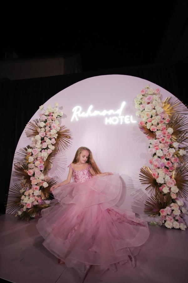 Richmond Hotel Korce Bagian luar foto