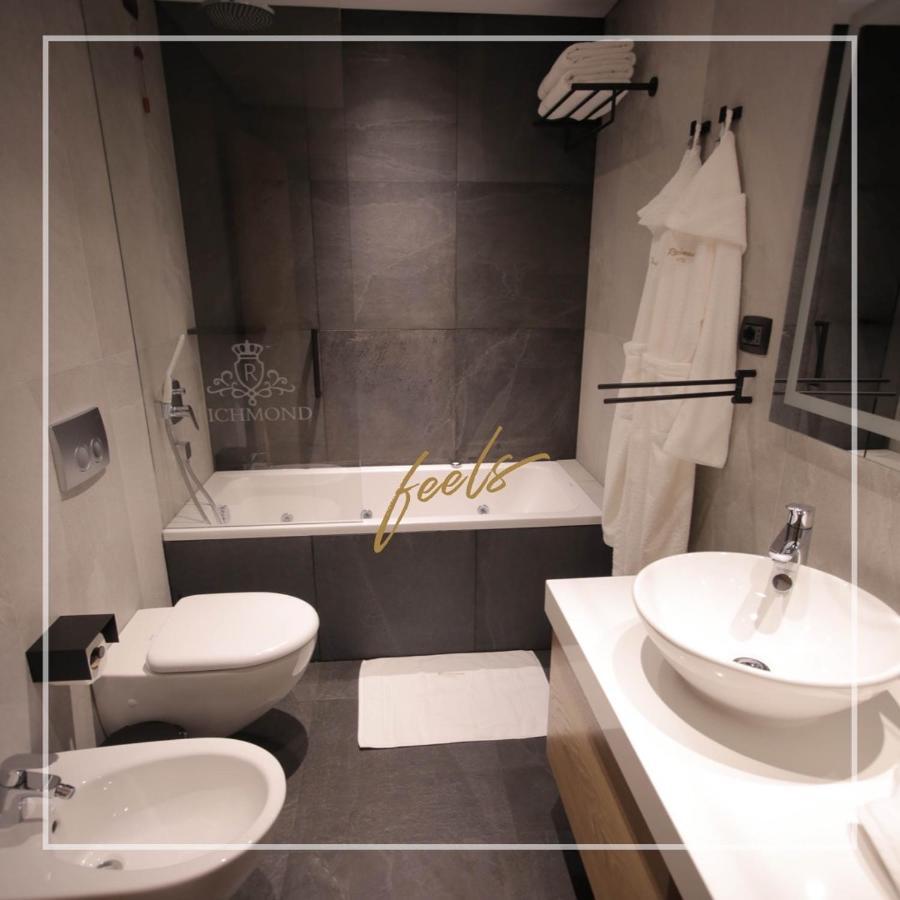 Richmond Hotel Korce Bagian luar foto